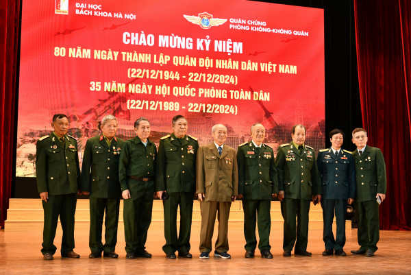 Trái tim, khối óc người Bách khoa chung tay bảo vệ đất nước