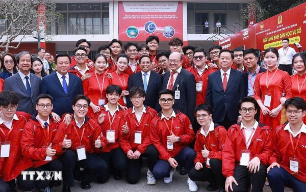 “Cán bộ, giảng viên và sinh viên Bách khoa Hà Nội sẽ là những chiến sĩ xung kích tiên phong của Phong trào “Bình dân học vụ số”