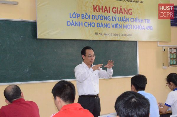 Lớp bồi dưỡng lý luận chính trị dành cho đảng viên mới và Lớp Đối tượng Đảng năm 2019