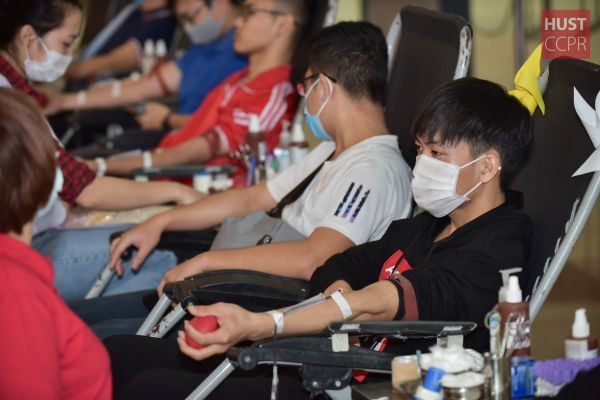 Bách khoa Hà Nội hiến hàng nghìn đơn vị máu