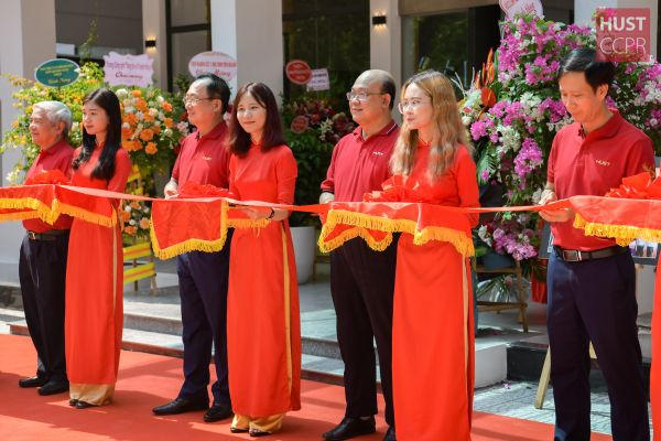 Bách khoa Hà Nội khánh thành Nhà Cựu sinh viên đầu tiên tại Việt Nam