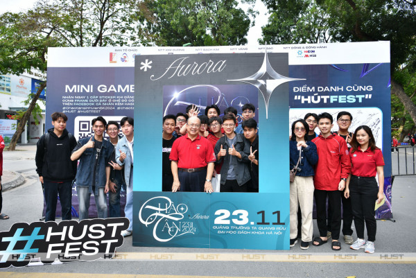 HUST FEST 2024: K69 toả sáng rực rỡ trong vũ trụ Bách khoa Hà Nội