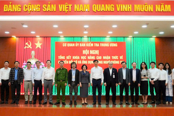 Tổng kết khoá học dành cho cán bộ Uỷ ban Kiểm tra Trung ương về chuyển đổi số và ứng dụng công nghệ thông tin