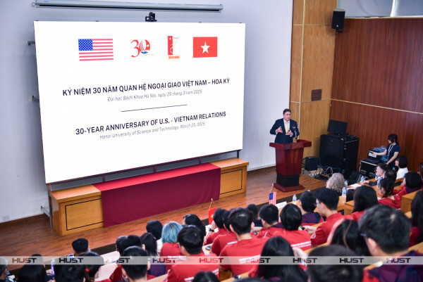 Đại sứ Hoa Kỳ đặt kỳ vọng vào sinh viên Bách khoa Hà Nội trong lĩnh vực STEM