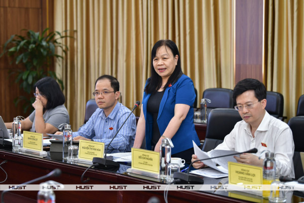 Phó Chủ nhiệm Ủy ban Văn hóa và Xã hội Nguyễn Thị Mai Hoa chủ trì buổi làm việc với ĐHBK Hà Nội