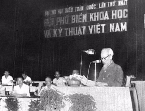 Chủ tịch Hồ Chí Minh phát biểu tại Đại hội đại biểu toàn quốc lần thứ nhất Hội phổ biến Khoa học Kỹ thuật Việt Nam