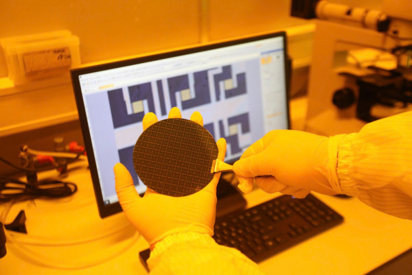 Nghiên cứu cải tiến vật liệu và các cấu trúc của cảm biến