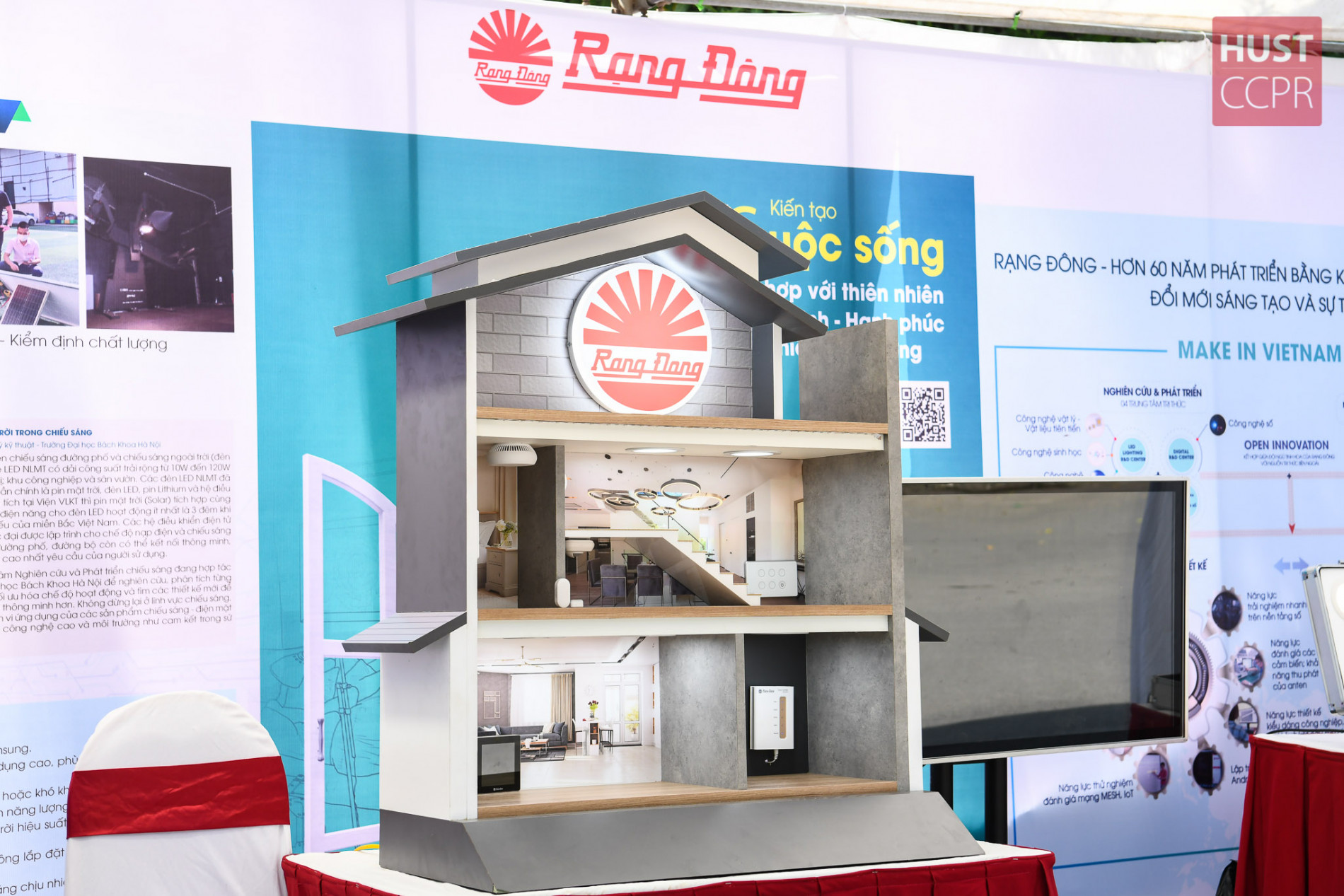 Triển lãm sản phẩm và công nghệ của Doanh nghiệp Cựu sinh viên Bách khoa Hà Nội