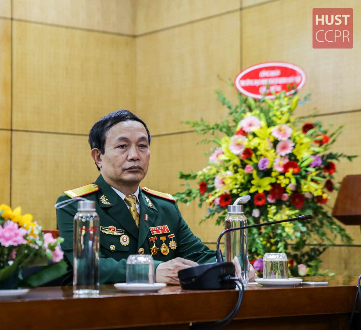 GS. Nguyễn Văn Cách trong một sự kiện gặp gỡ những người lính Bách khoa tổ chức tại ĐHBK Hà Nội. Ảnh: Duy Thành